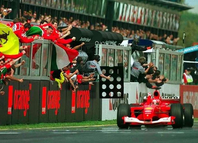 19 agosto 2001, Schumacher é campione per la quarta volta e regala il mondiale costruttori alla Ferrari!