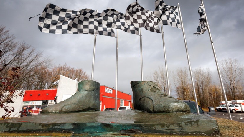 statua pilota ferrari