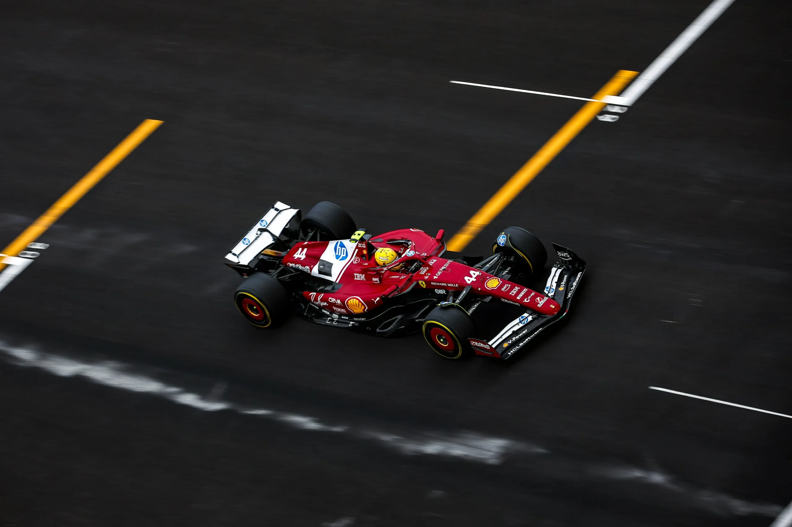 ferrari hamilton sf-25 cina