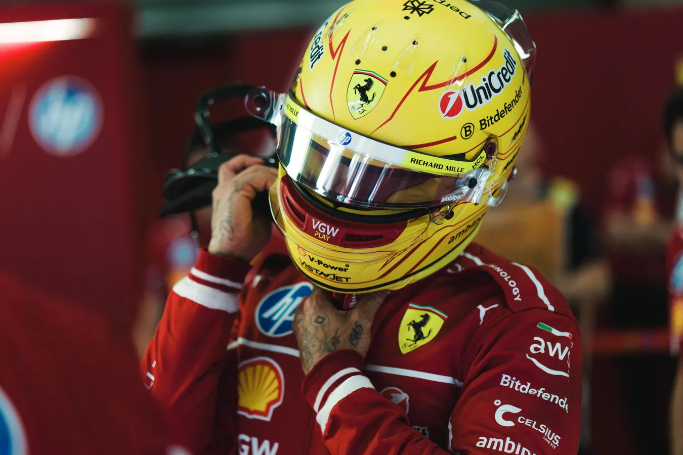 ferrari pit-lane belgio hamilton