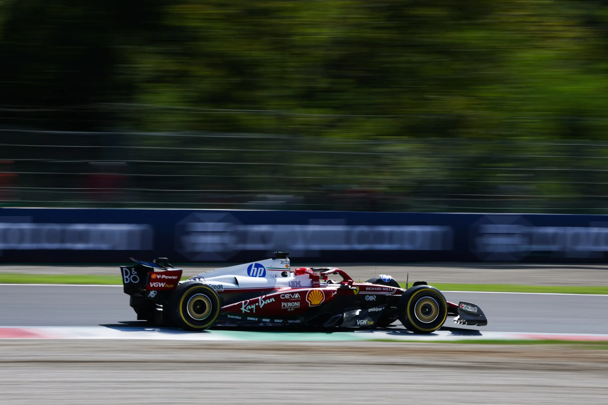 ferrari baku competitiva simulazioni