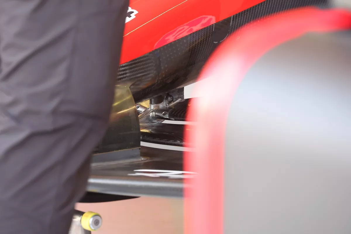 ferrari segreto ala anteriore