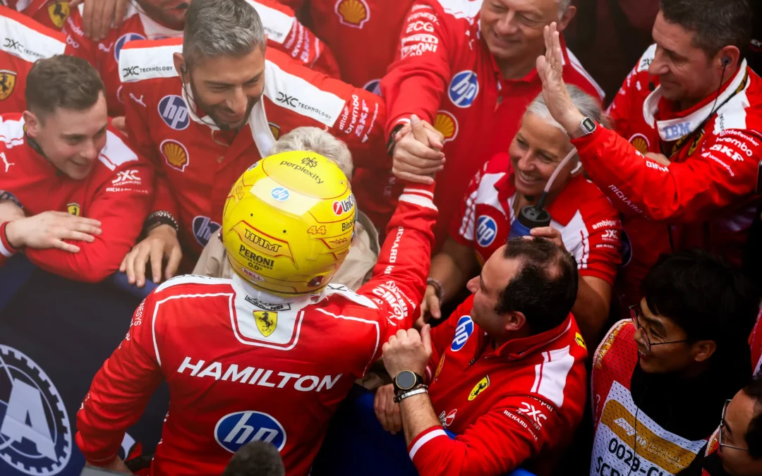 Ferrari, Hamilton risponde personalmente alle ‘accuse’ degli ultimi giorni: “Non ho mai chiesto a nessuno del mio team di…”