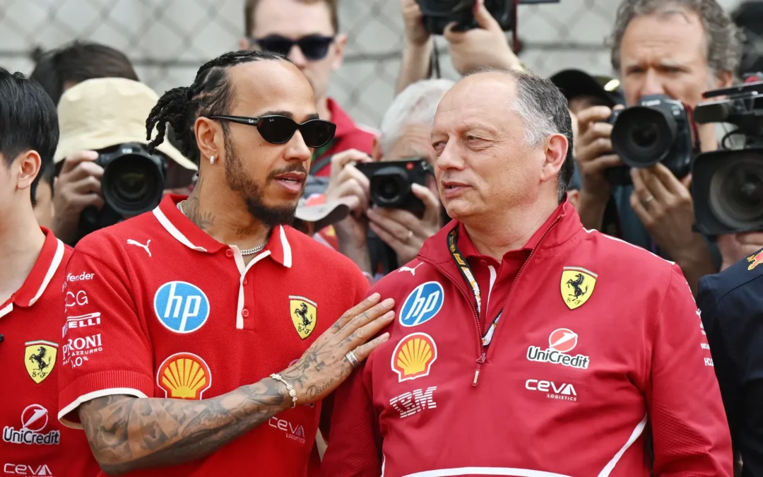 Ferrari, Hamilton chiede cambiamenti ma in che area del team? E qual è la verità sul suo rapporto con Vasseur ad oggi…