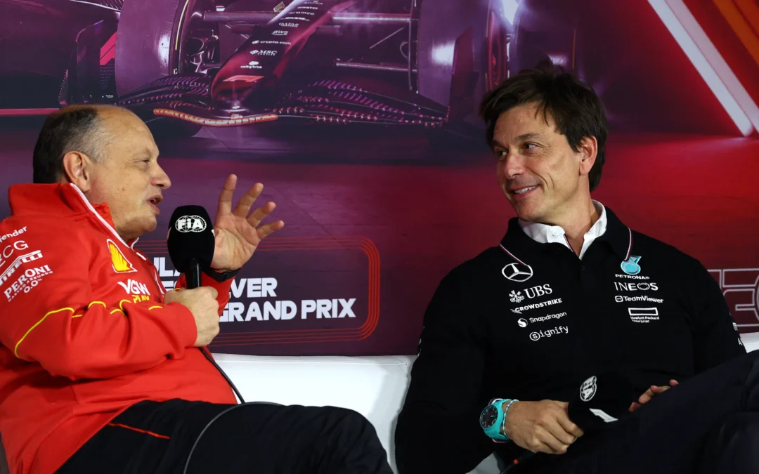 Wolff parla della gestione piloti in Mercedes, con una frecciatina alla Ferrari: “Avremmo potuto fare la figura degli stupidi come…”