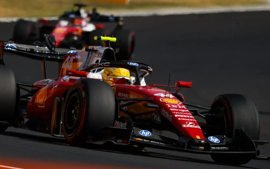 GP Bahrain 2026 | Hamilton vs Verstappen: dove il ferrarista ha perso la pole position e i problemi di Leclerc in Malesia – VIDEO