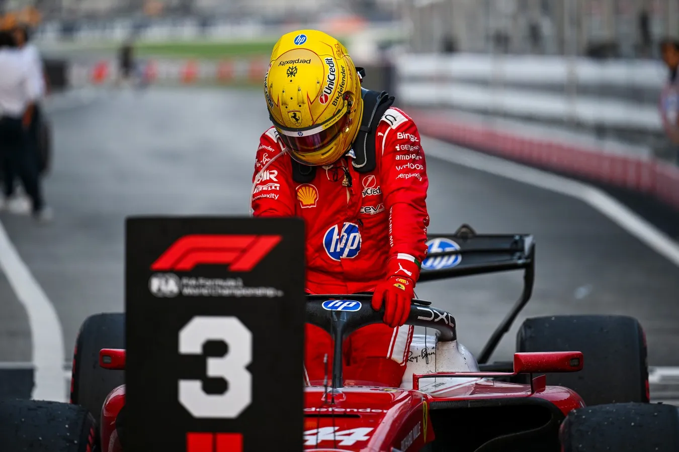 hamilton singapore ferrari
