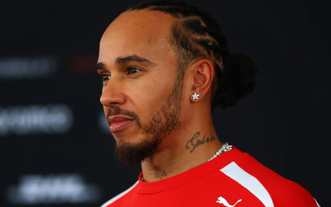 GP Bahrain 2026 | Hamilton soddisfatto del giro ma avverte: “L’unico punto in cui perdiamo è…” e in vista della gara in Malesia…