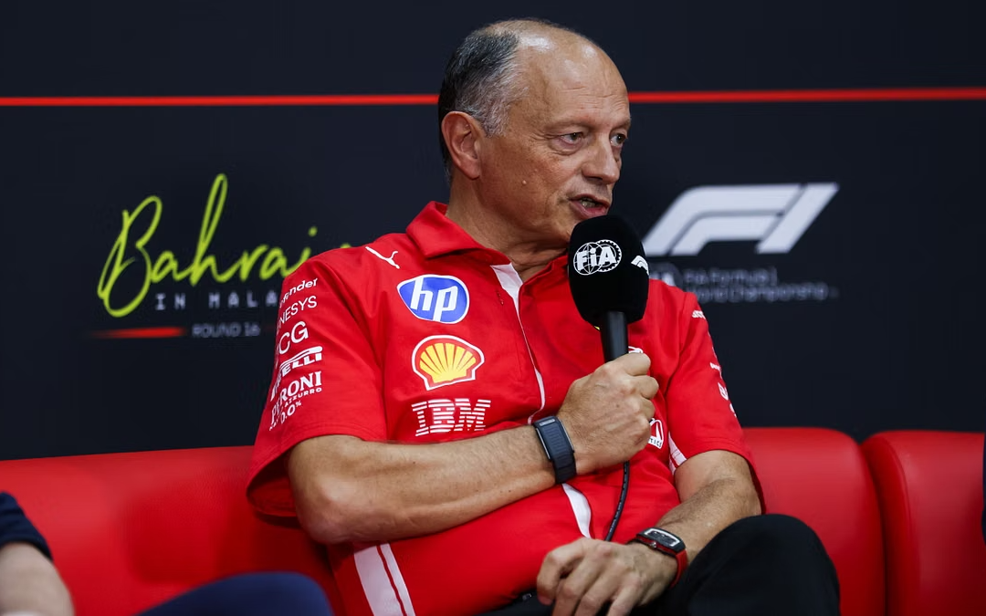 GP Bahrain 2026 | La difesa di Vasseur dopo la scelta errata in partenza: “Quando pensi che un’idea sia migliore di altre, devi…”